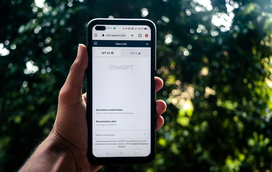 imagen potencia negocio chatbots whatsapp